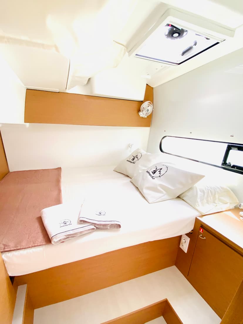 OLOKUM IBIZA BAREBOAT
