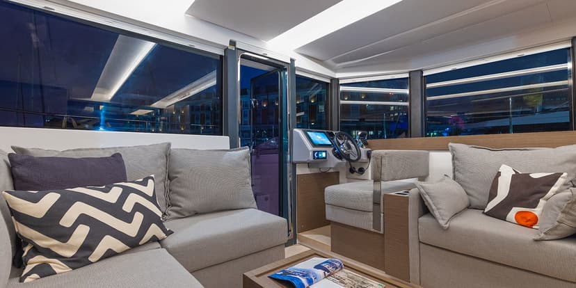 Moorings 403 PC Exclusive Plus