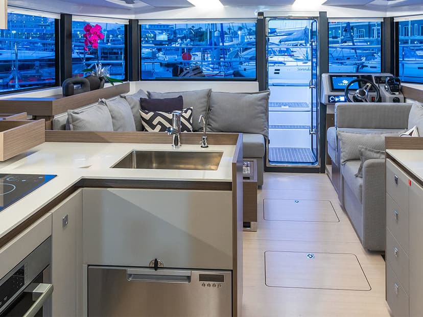 Moorings 403 PC Exclusive Plus