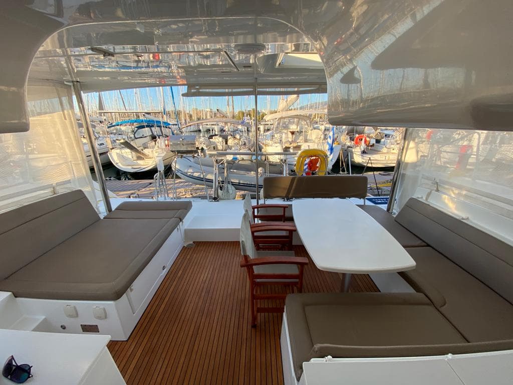 AEROPI |⛵ VIP, Skippered Only, Watermaker, Generator, AC, BBQ