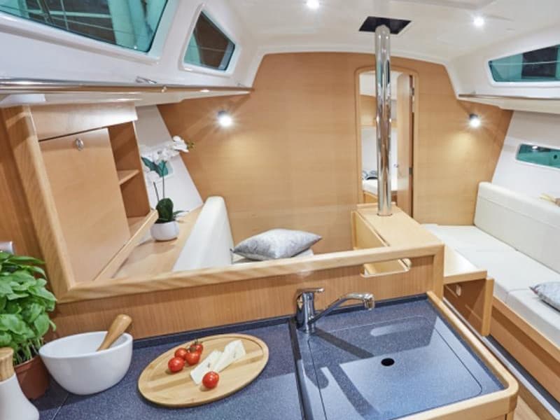 Sunsail Sun Odyssey 319 Classic