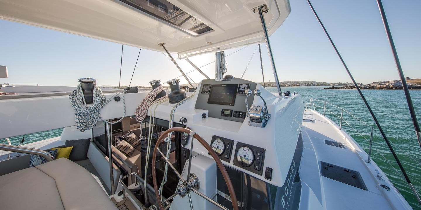 Moorings 5000-5 Crewed