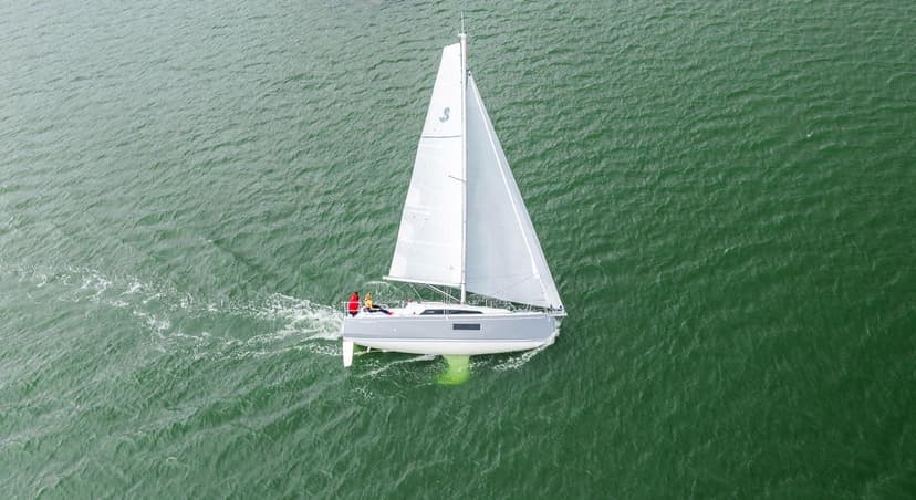 Moorings Oceanis 30.1 Club