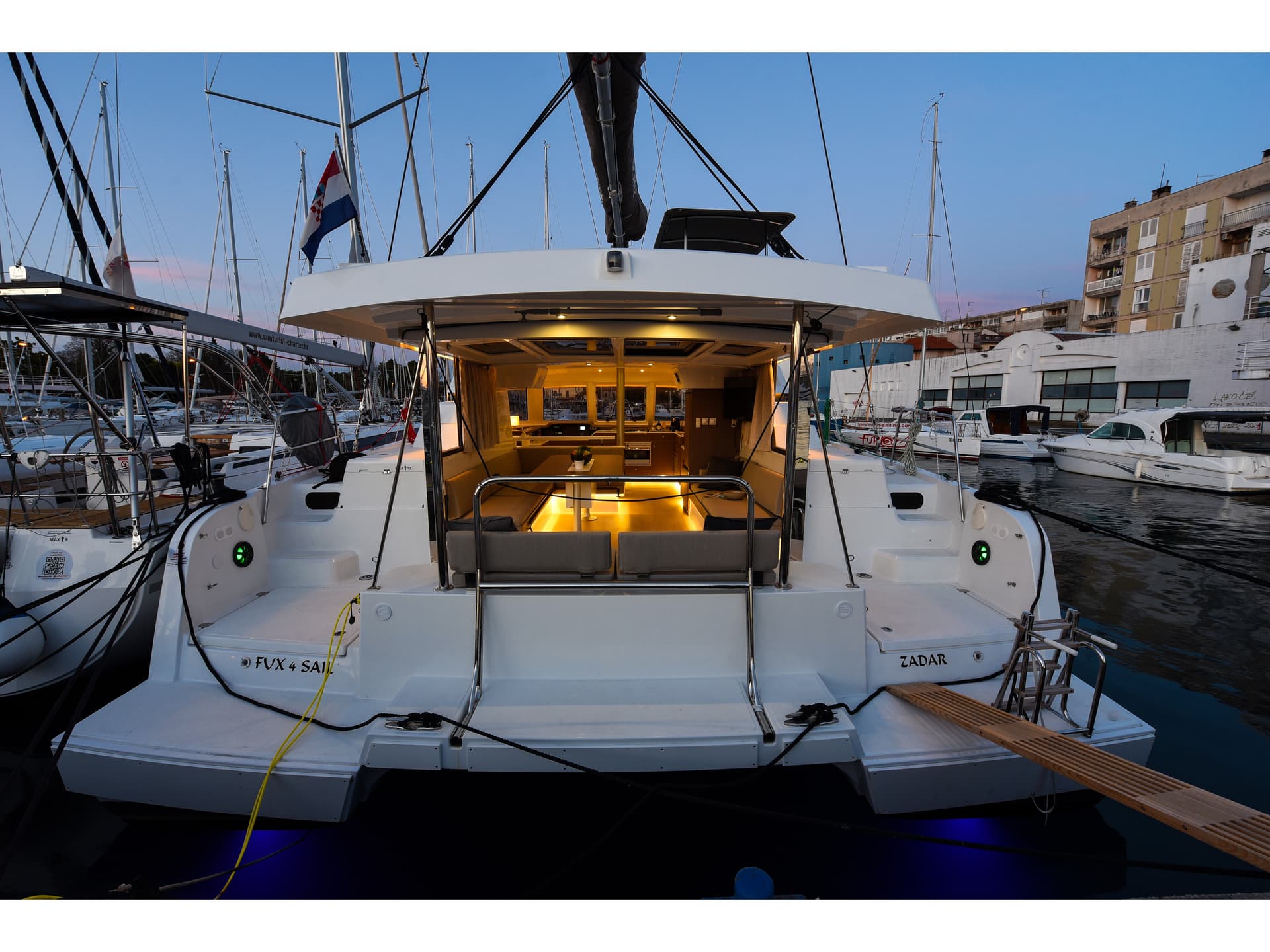 FUX 4 Sail - AC + GENERATOR
