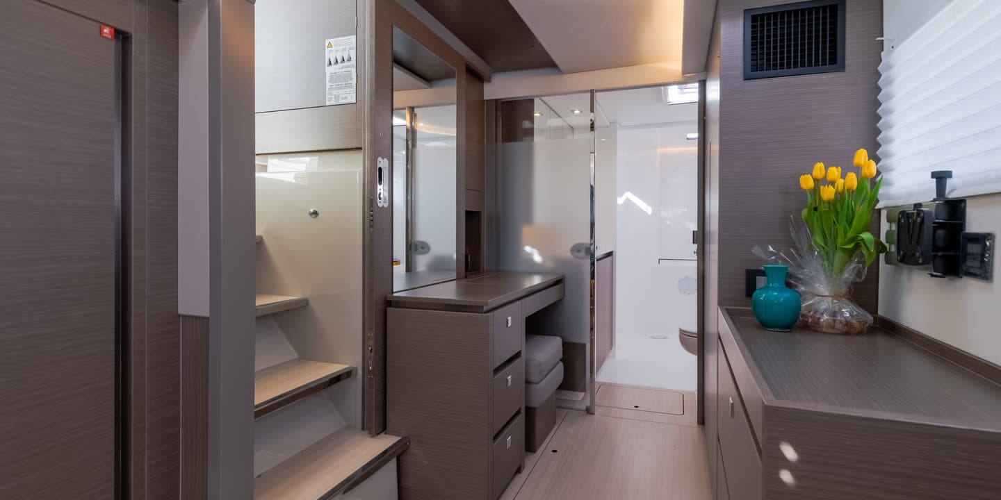 Moorings 5000 Exclusive Plus