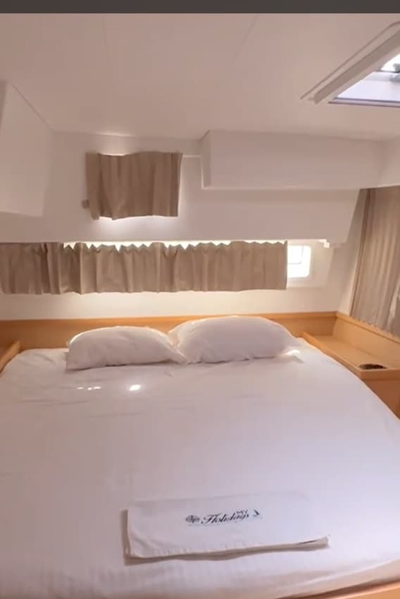 ALBERTINA 2025 refit - A/C , Generator , Solar , Electric winch, remote control gangway